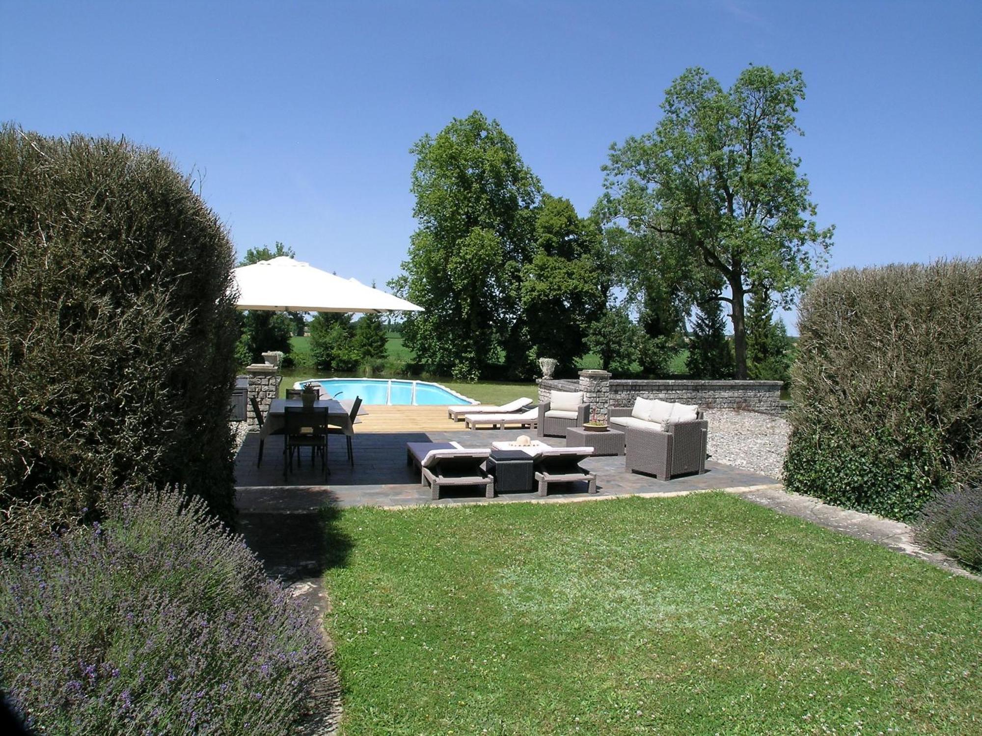 Chateau Du Bourbet Cherval Exterior photo